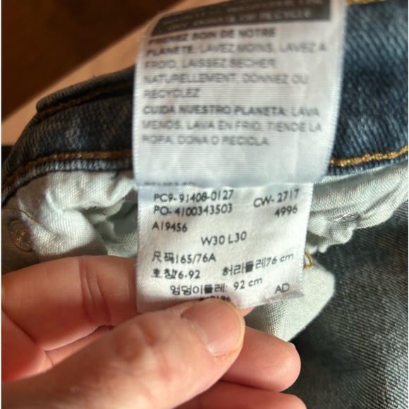 Levi’s Sugnature Relaxed Fit jeans.  Size 30x30 - Picture 5 of 6